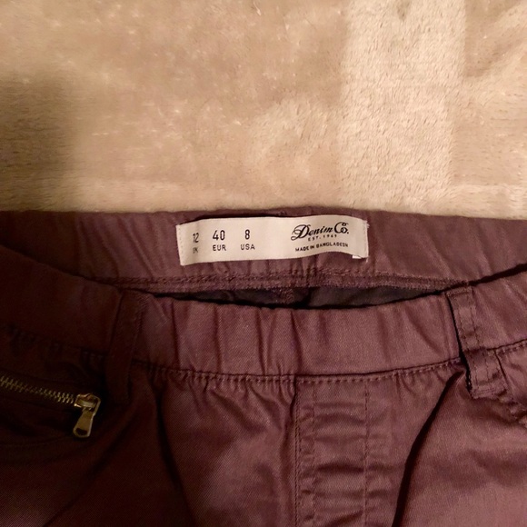 Burgundy vinyl-like jeggings - Picture 2 of 2